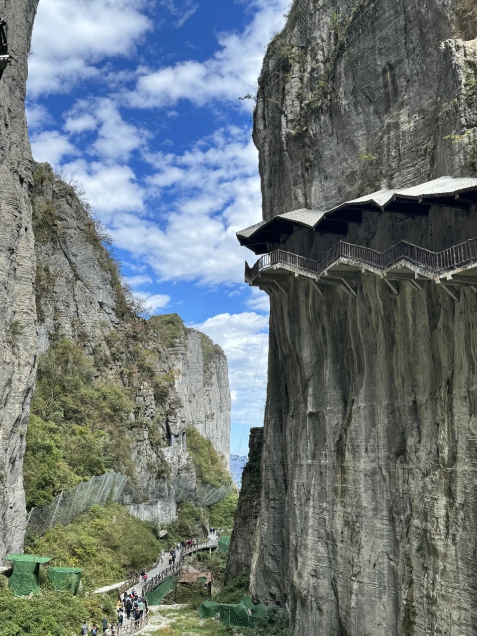 峡谷.jpg 峡谷.jpg